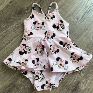 Disney crossback leo